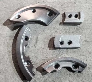 چه تغییراتی در ریزساختار ریخته گری های مقاوم در برابر سایش در شرایط دمای بالا و فشار بالا رخ می دهد؟